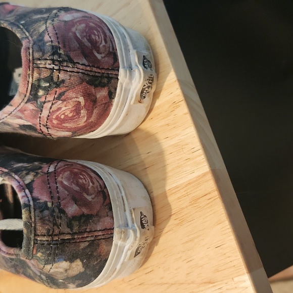 Vans - Picture 4 of 5